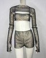 Detail des funkelnden Strass-Netzstoffs an einem sexy schwarzen dreiteiligen Party-Set - Einheitsgröße / Schwarz