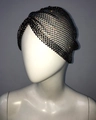 Detailansicht des schwarzen Netzkopfschmucks mit bunten Strasssteinen auf Mannequin - Einheitsgröße / Schwarz AB Strass