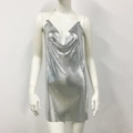 Detail von silbernem Metall-Mesh-Neckholder-Kleid mit tiefem V-Ausschnitt für Partys - S / Silber