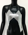 Silbernes Neckholder-Top aus Pailletten mit V-Ausschnitt und asymmetrischem Saum für Partys - Einheitsgröße / Silber