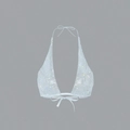 Primer plano del lujoso top halter de malla con diamantes de imitación y tirantes ajustables - S / Blanco