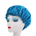 Cuffia da notte in raso blu reale con bordo in pizzo su testa di manichino bianco - Blu Pavone