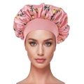 Détail du bonnet de nuit en satin rose à motif floral avec large bande élastique - Rose rosé
