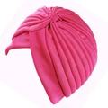 Bonnet turban plissé pour femme couleur rose vif avec nœud torsadé et texture tricotée - Rose rouge