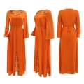 Detailaufnahme der aufwendigen Perlenstickerei und Strasssteine auf dem orangefarbenen Kleid - S / Orange