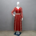 Elegante conjunto de vestido caftán rojo con bordados de lentejuelas doradas y cinturón - S / Rojo