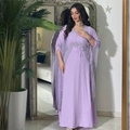 Elegante abito lungo kaftan lavanda con paillettes argento scintillanti e strass - M / Viola