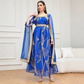 Elegante vestito caftano blu reale con ricami dorati e cintura in vita da donna - M / Blu Reale