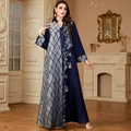 Elegante donkerblauwe en grijze Abaya-jurk met bloemenborduursel en lange mouwen - M / Blauwgrijs