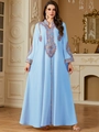 Vestido largo azul claro con bordado étnico de manga larga y un diseño holgado - M / Azul claro