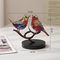 Figura de pájaro estilo vidriera sobre base de rama negra para hogar y oficina - Dos Pájaros