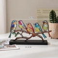 Pájaros coloridos en rama adorno de escritorio con base negra para decoración - Cinco Pájaros