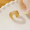 Elegante anillo multicapa dorado con cristales pavé y diseño de cadena de eslabones - Abierto Ajustable / Estilo de Eslabón de Cadena Multicapa Dorado (A)