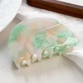 Pinza para el pelo semicircular de acetato con acabado de textura de mármol verde y rosa - 7.5cm / Verde Rosa Claro 7.5CM