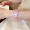 Brazalete ancho de resina rosa con acabado perlado y un diseño geométrico único - 36# Rosa