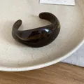 Brazalete rígido grueso e irregular minimalista de resina ámbar café brillante - 27# Café