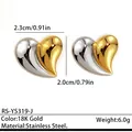 Orecchini a lobo a cuore bicolore in acciaio inossidabile con una finitura oro 18K - Oro e Argento