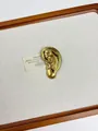 Irregular round golden brooch in fluid ear shape with high-gloss metallic finish - 53 Creative Ear Shape (XZ0123) / Gold