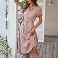 Abito estivo rosa a pois con colletto a camicia, coulisse e maniche corte - S / Rosa