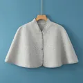 Light grey quilted cotton shoulder cape with V-neck and three-button closure - One Size / Gray