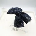 Pinza para el pelo con lazo de diamantes azul oscuro y cristales brillantes en soporte - Cruz 9.5cm Azul Marino
