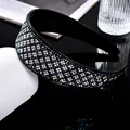 Sprankelende AB-strass brede hoofdband met antislip tanden in een zwarte afwerking - Marineblauw + AB Strass