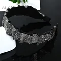 Diadema plisada negra con cristales plateados y un diseño de moda ancho con volantes - Estilo plisado ancho / Diamante gris oscuro
