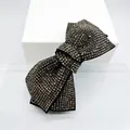 Pasador de pelo con lazo de diamantes de imitación gris oscuro y acabado negro elegante - Cruz Mediana Degradado Gris Transparente Puro