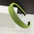 Glinsterende brede haarband met luxe groene strass-steentjes en zwarte antislip voering - Lichtgroen Zirkonia