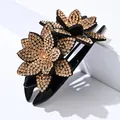 Elegante pinza de pelo negra con diamantes de imitación oro champán y diseño de flores - Borde Puntiagudo Doble Flor (0415-1) / Diamante Champaña