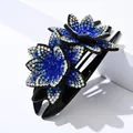 Pinza para el pelo con flores de diamantes azul oscuro y triple diseño floral negro - Borde Puntiagudo Doble Flor (0415-1) / Diamantes de imitación azules