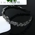 Diadema ancha negra de lujo con brillantes diamantes de imitación plateados y ondas - Estilo Strass Gris Mineral Fruncido