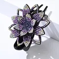 Pinza para el pelo con flor de diamantes violetas sobre base negra para un peinado elegante - Estrás Púrpura (18 Estrás Completo 6 Pétalos Hueco)