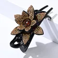 Elegante pinza de pelo de flor con diamantes ámbar sobre base negra brillante - Estrás Champaña (4 Estrás Completo 6 Pétalos Puntiagudo)