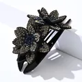 Pinza floral para el cabello con diamantes champán y azules en base acrílica - Borde Puntiagudo Doble Flor (0415-1) / Diamante de imitación gris transparente