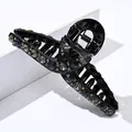 Pinza para el pelo elegante de resina negra con pedrería azul marino y gris ahumado - 9.5CM / Azul Marino y Diamante Gris Transparente