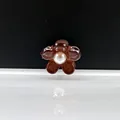 Mini pinza de pelo flor ámbar con perla blanca para un peinado elegante y fino - Café Con Perla