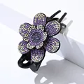 Elegante pinza para el pelo floral con brillantes diamantes morados y AB sobre negro - Estrás Púrpura (7 Estrás Completo 6 Pétalos Redondeado)