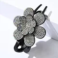 Pinza para el pelo con diseño de flor y diamantes de imitación AB en resina negra - Estrás Blanco (11 Estrás Completo 6 Pétalos Redondeado)