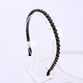 Diadema negra elegante con cuentas de cristal facetadas y adorno de cadena dorada fina - Negro y Champaña