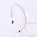 Diadema fina plateada con brillantes cristales transparentes para mujer, estilo 2023 - Blanco