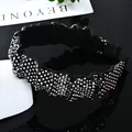 Diadema de terciopelo negro con cristales de colores y elegante diseño ondulado - Estilo Vidrio Negro Fruncido Brillante