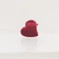 Mini pinza de pelo de terciopelo rojo con forma de corazón y acabado flocado elegante - Estilo Corazón Flocado / Rojo