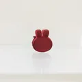 Mini pinza de pelo de conejo rojo mate para flequillo con diseño lindo y minimalista - Estilo Conejo Mate / Rojo Mate