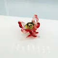 Eleganter Mini-Schmetterlings-Haarclip mit rot-weiß marmorierter Acetat-Optik - Rot