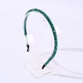 Diadema elegante verde bosque con cuentas de cristal facetado sobre base delgada - Verde