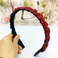Barrette à cheveux à strass rouges scintillants avec mousseline noire plissée - Style de Bandeau Plissé / Rouge