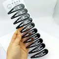 Set mit 10 mattschwarzen BB-Haarclips aus Metall in Tropfenform auf Displaykarte - 7cm / Waterdrop Shape Glossy