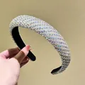 Cerchietto lusso con cristalli iridescenti e perle bianche a righe diagonali - Arcobaleno