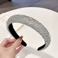 Diadema acolchada de lujo con brillantes diamantes de imitación y forro de terciopelo - Rombo / Circón Blanco